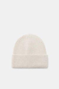 RIBBED KNIT BEANIE HAT