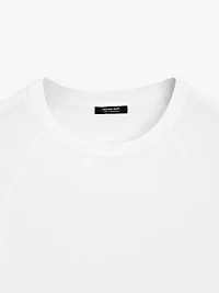 Cotton T-shirt with short raglan sleeves