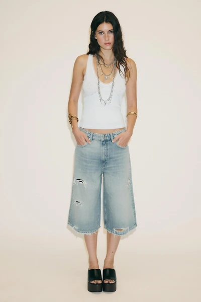 BERMUDA-SHORT BAGGY EN JEAN TRF DÉCHIRÉ