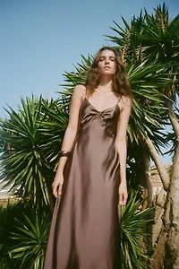 ROBE MIDI SATINÉE À FRONCES