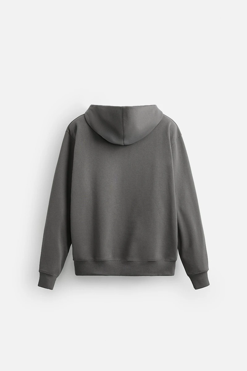 BASIC HOODIE SWEATSHIRT