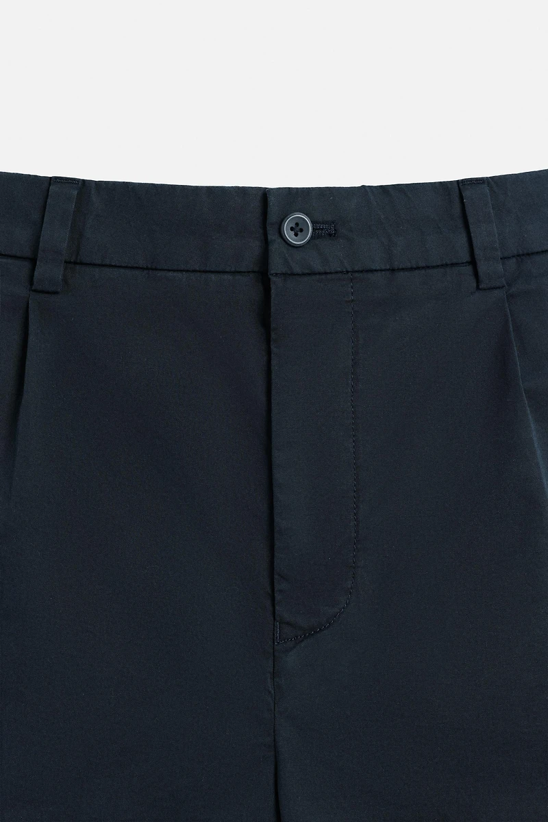 REGULAR FIT PLEATED BERMUDA SHORTS