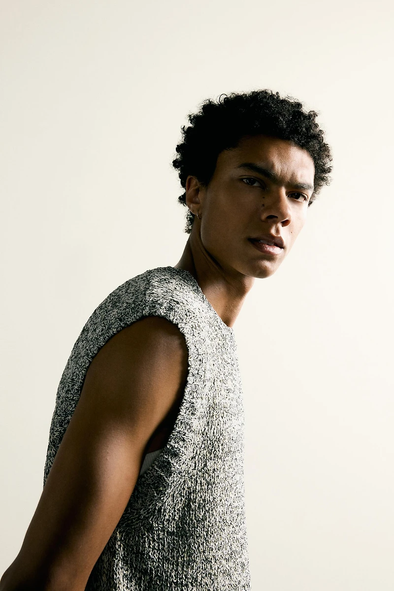 TEXTURED KNIT VEST