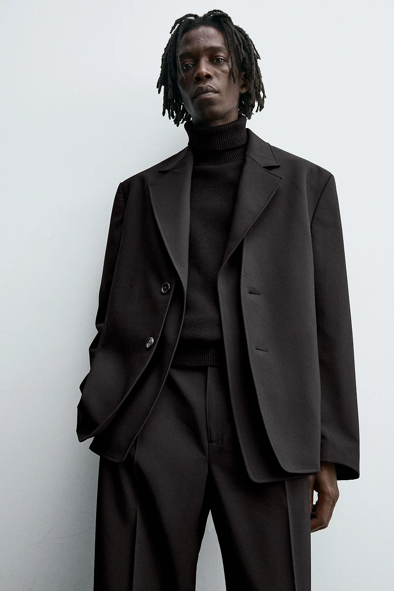 SUIT JACKET WITH REMOVABLE LAPEL