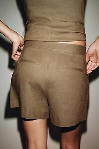 LINEN PLEATED SHORTS