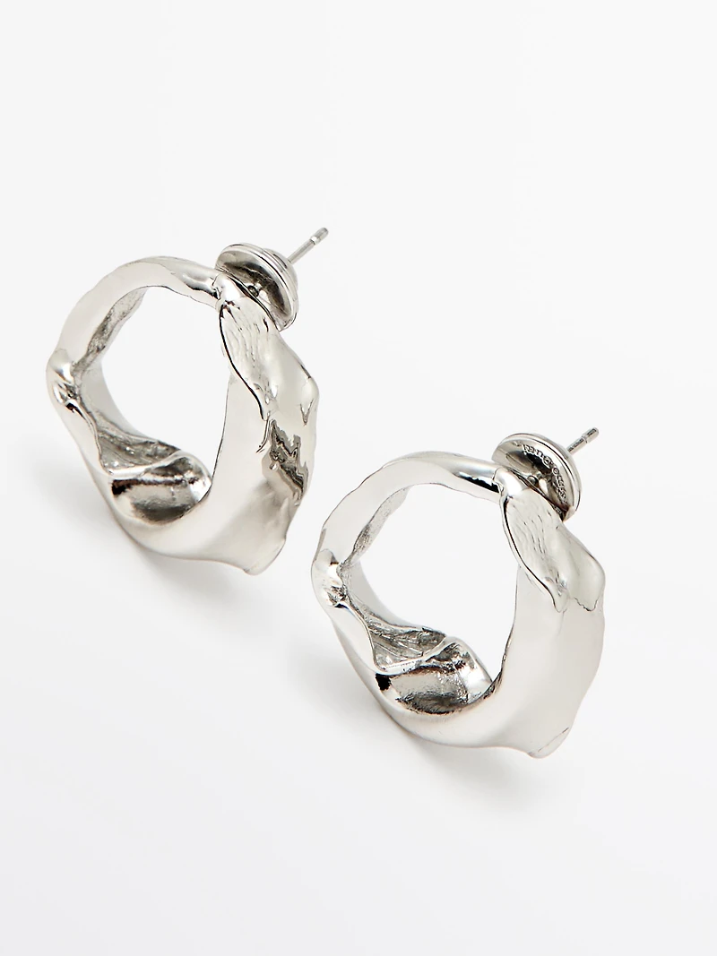 Boucles d’oreilles irrégulières