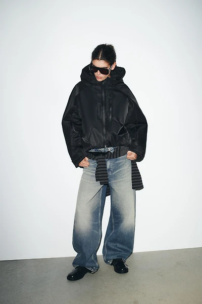 VESTE MATELASSÉE À CAPUCHE DÉPERLANTE ET COUPE-VENT