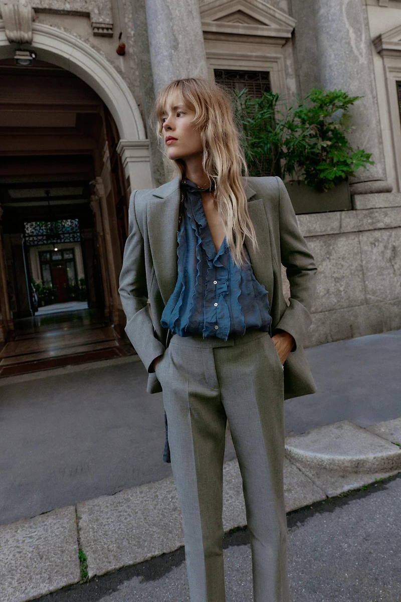 LOW RISE FLARE PANTS