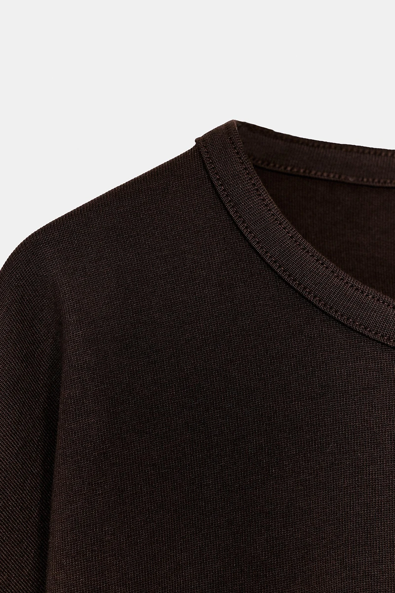 CAPE SLEEVE T-SHIRT