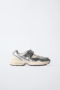 OPEN SNEAKERS