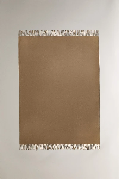 DECORATIVE FRINGED BLANKET