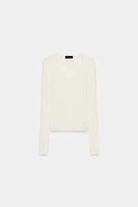PULL CÔTELÉ AVEC LAINE