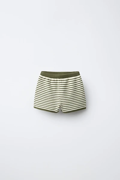 SHORT EN TRICOT À RAYURES