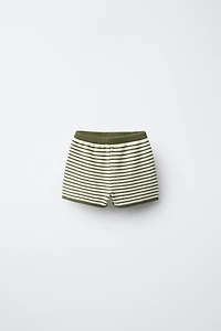 SHORT EN TRICOT À RAYURES
