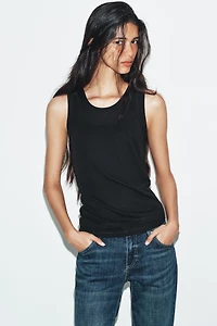 FAUX DOUBLE SLEEVELESS T-SHIRT