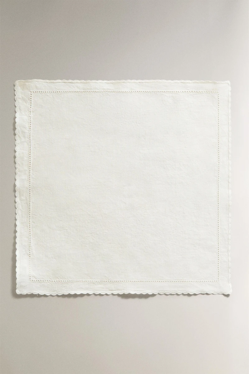 EMBROIDERED LINEN BORDER TOWEL