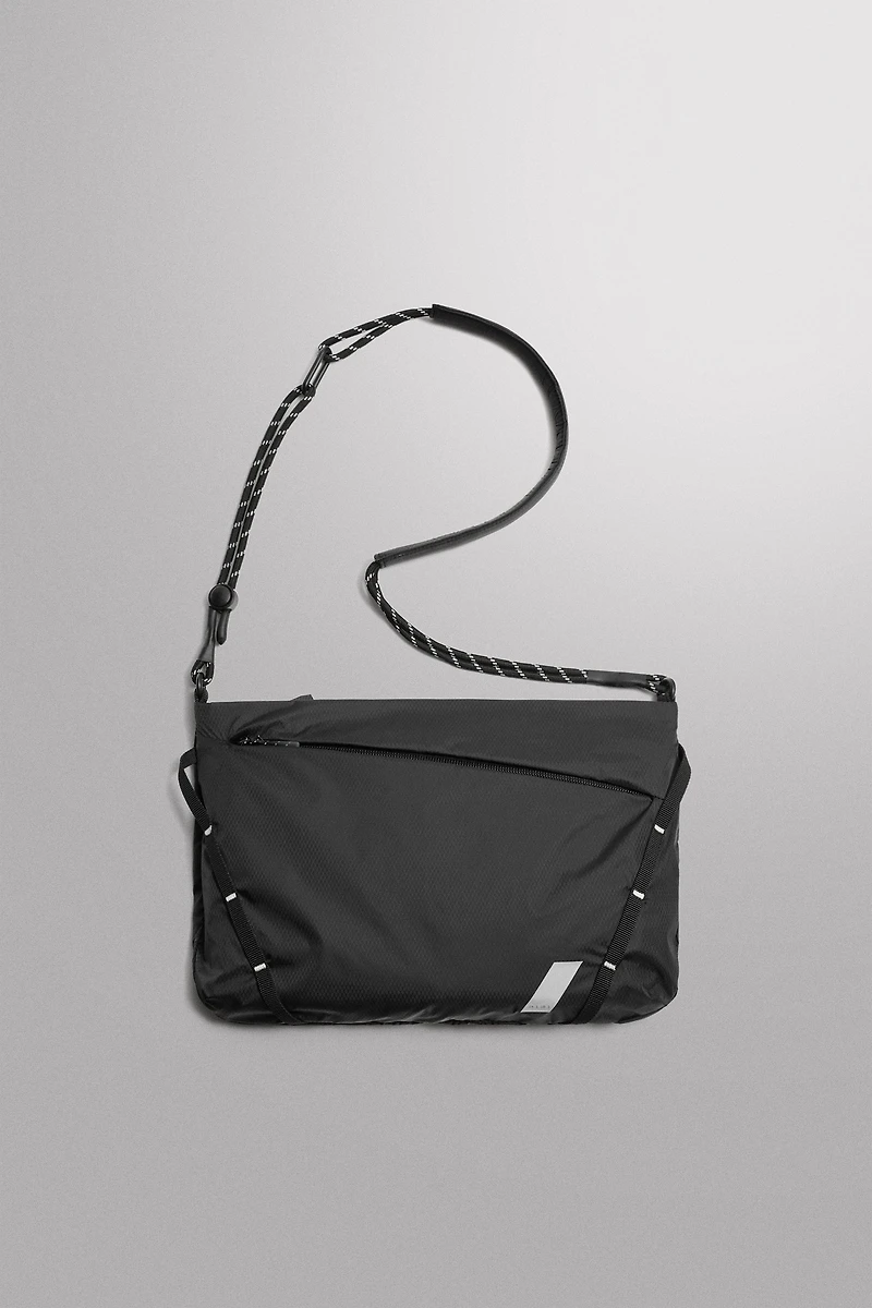 FOLDABLE SPORTY CROSSBODY BAG