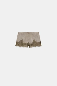 SHORT EFFET DÉLAVÉ ET DENTELLE