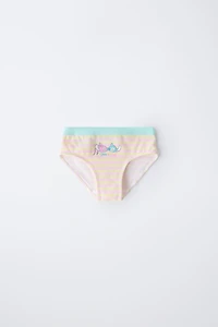 AGES 6-14 / THREE-PACK OF LILO & STITCH © DISNEY UNDERWEAR
