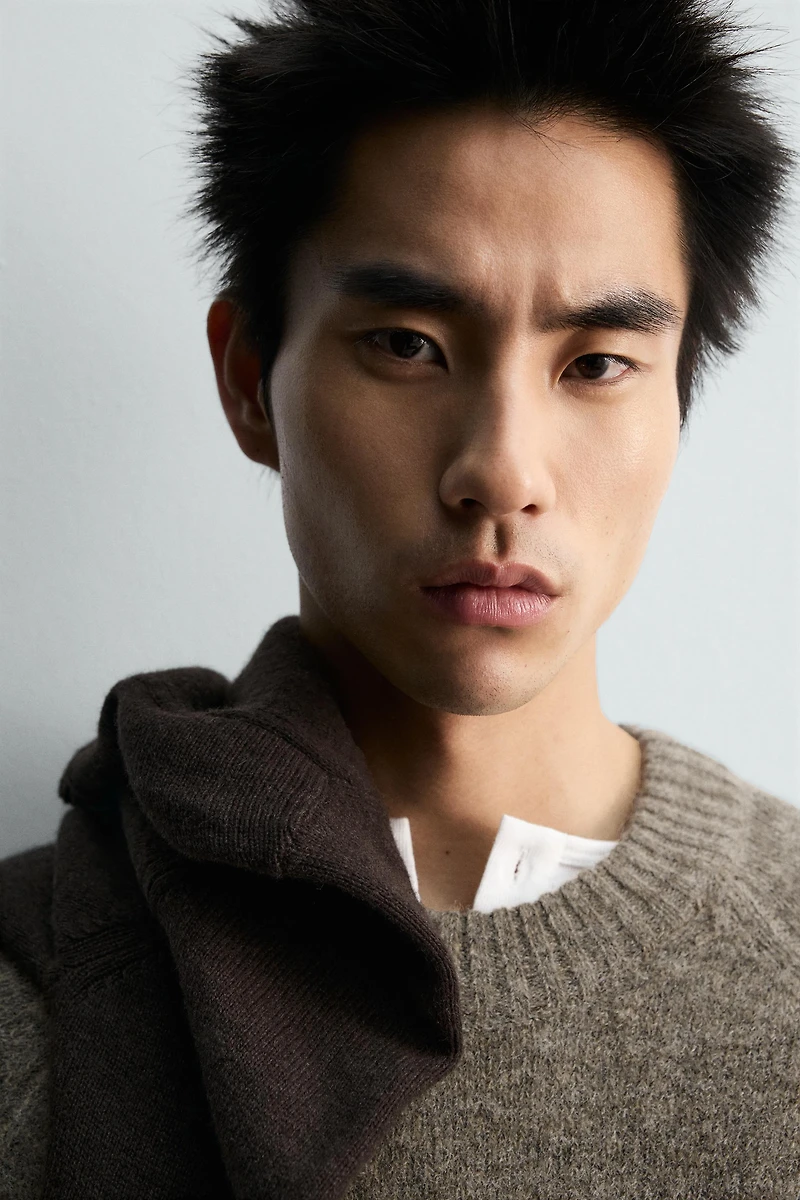 PULL TEXTURÉ COUPE DÉCONTRACTÉE