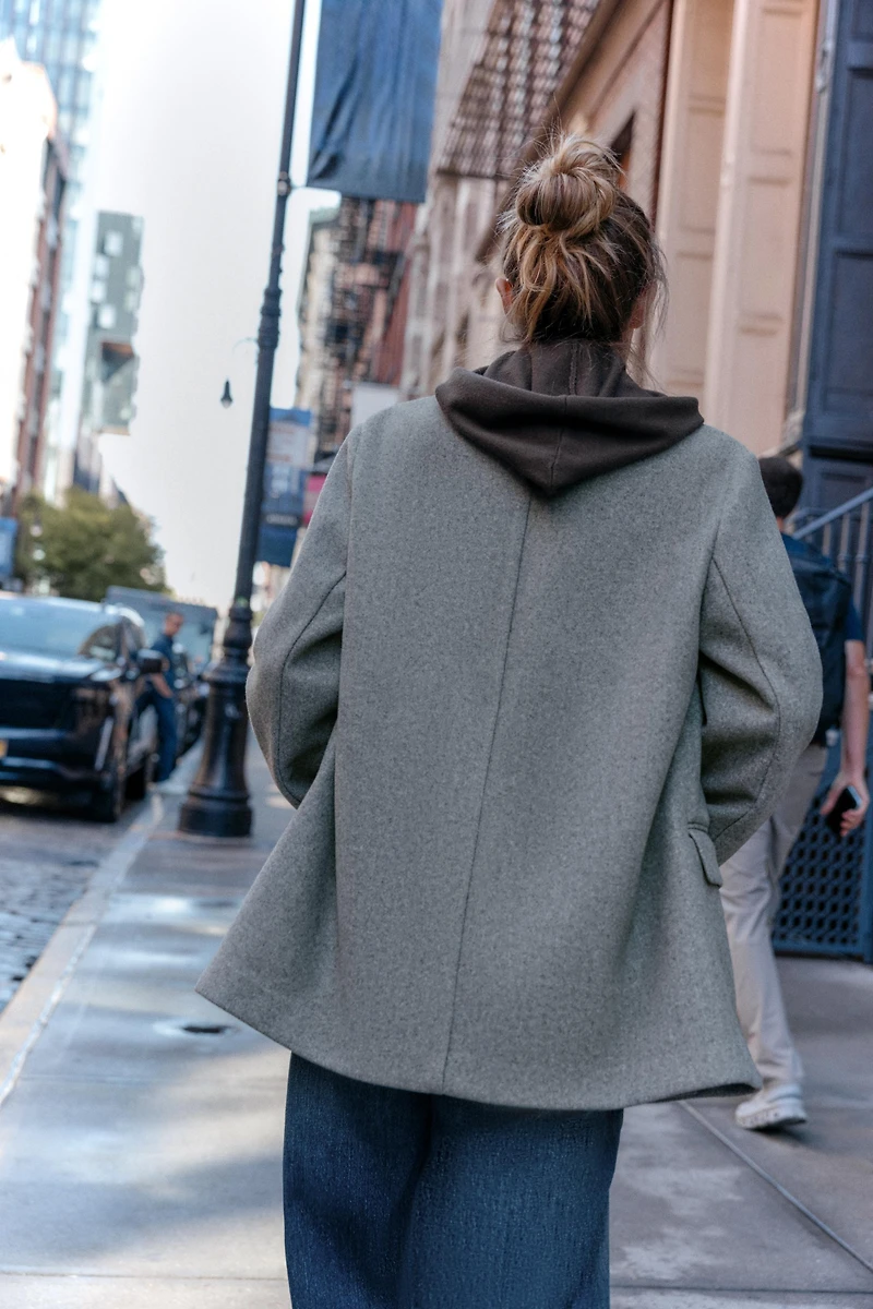 SOFT ONE-BUTTON BLAZER