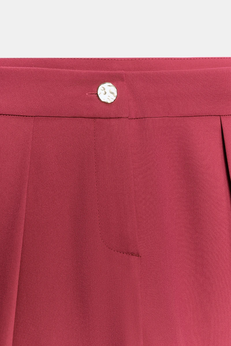 PLEATED TAPERED PANTS