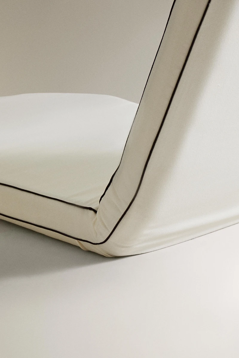 RECLINING OUTDOOR FLOOR LOUNGER