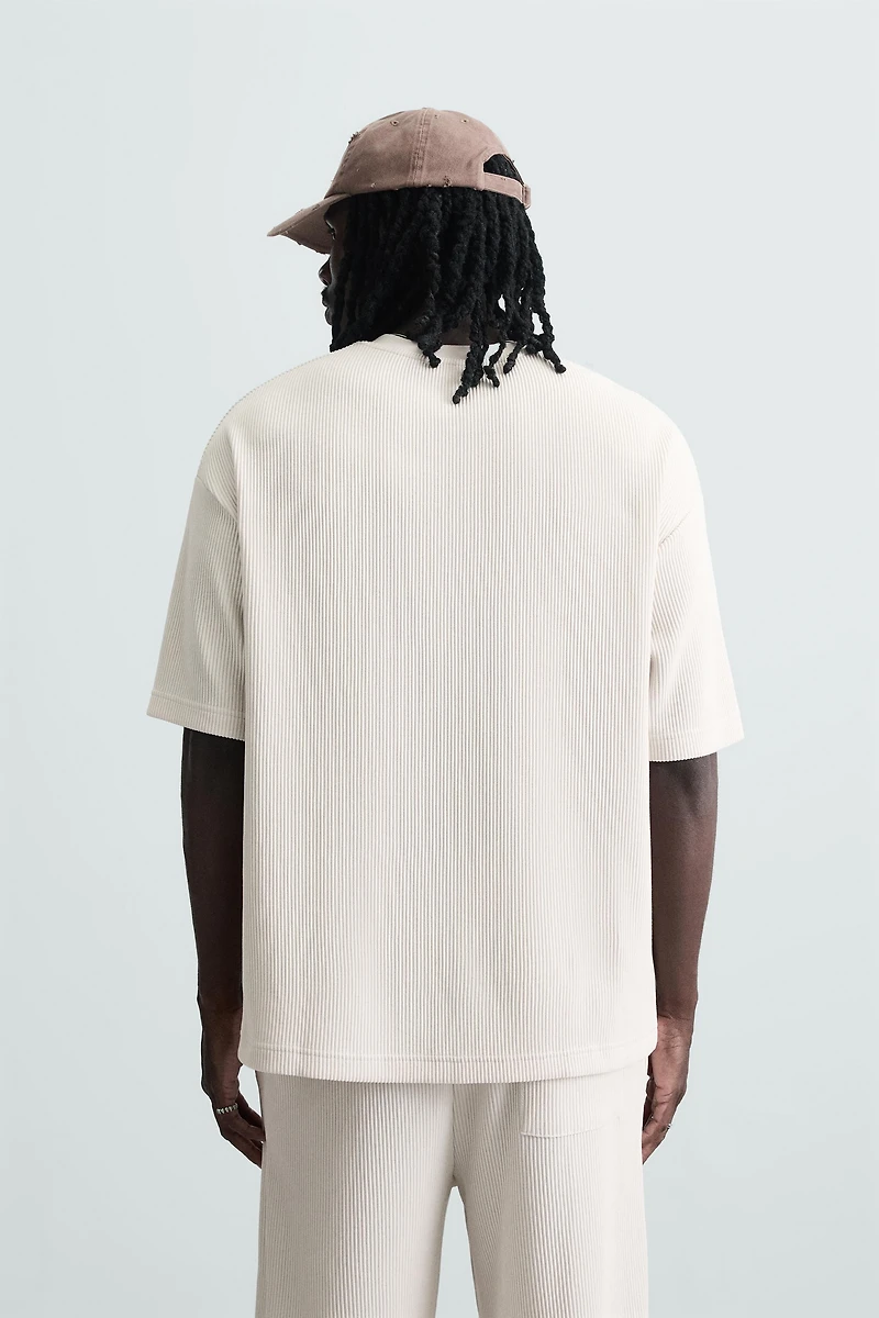 VERTICAL TEXTURED T-SHIRT