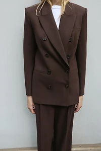 VESTE À BOUTONNAGE CROISÉ AVEC ÉPAULETTES