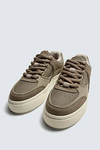 RETRO STYLE SNEAKERS