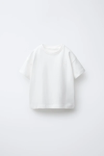 T-SHIRT BASIQUE CŒUR BRODÉ