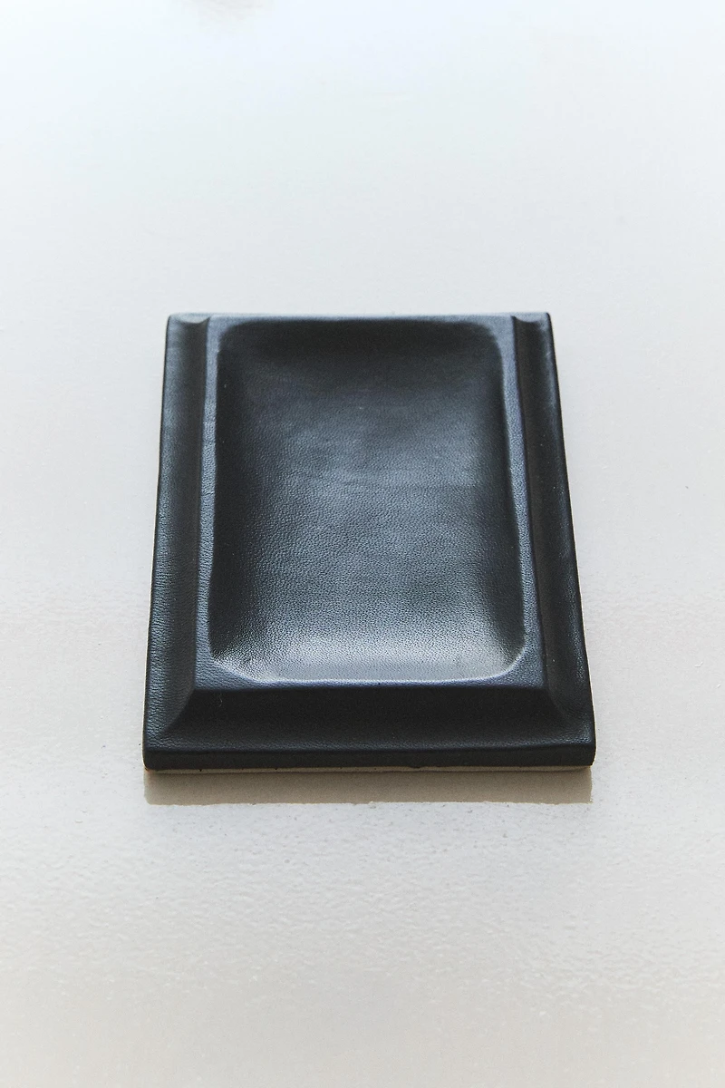 LEATHER DESK TRAY FOR CLIPS