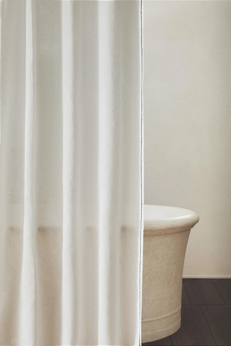 TOPSTITCHED SHOWER CURTAIN
