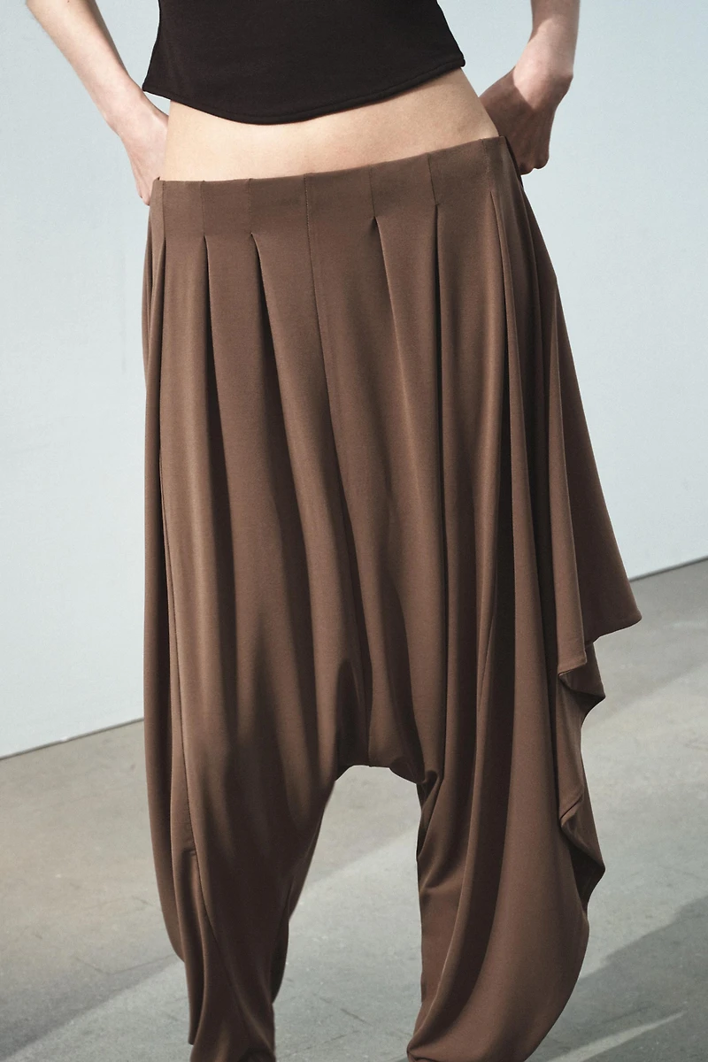 ASYMMETRIC FLOWY BAGGY PANTS