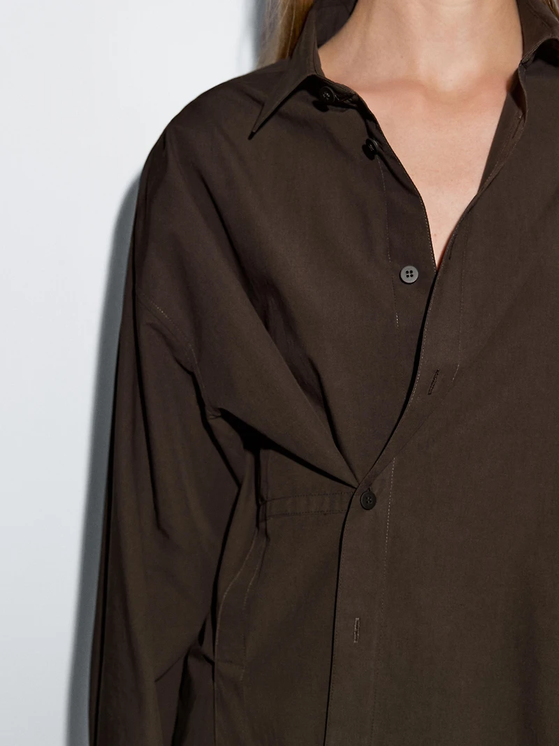 Asymmetric button-up poplin shirt