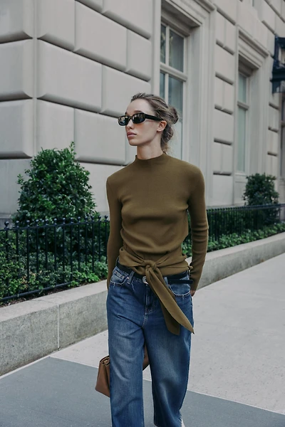 KNOT KNIT SWEATER