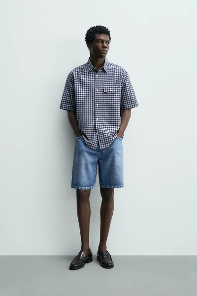 BERMUDA EN JEAN COUPE DROITE