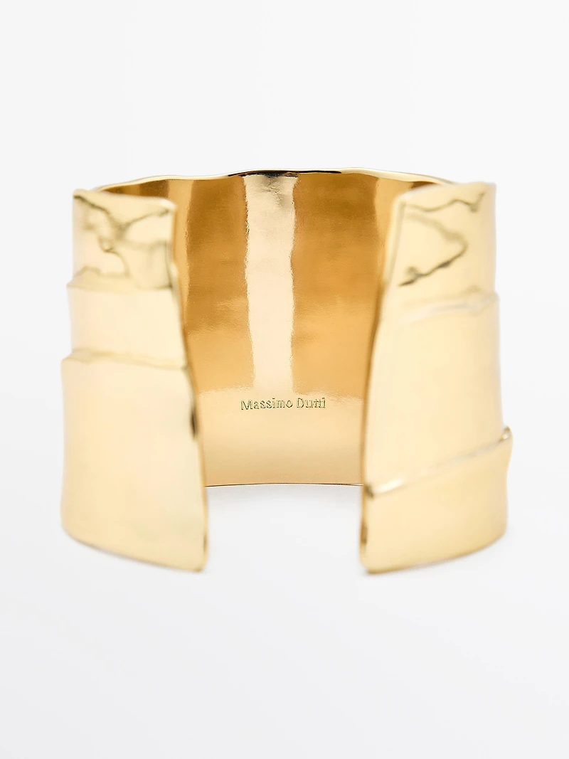 Pleated metal cuff