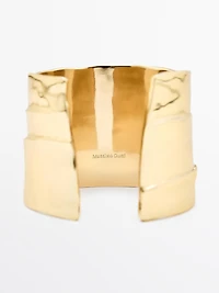 Pleated metal cuff