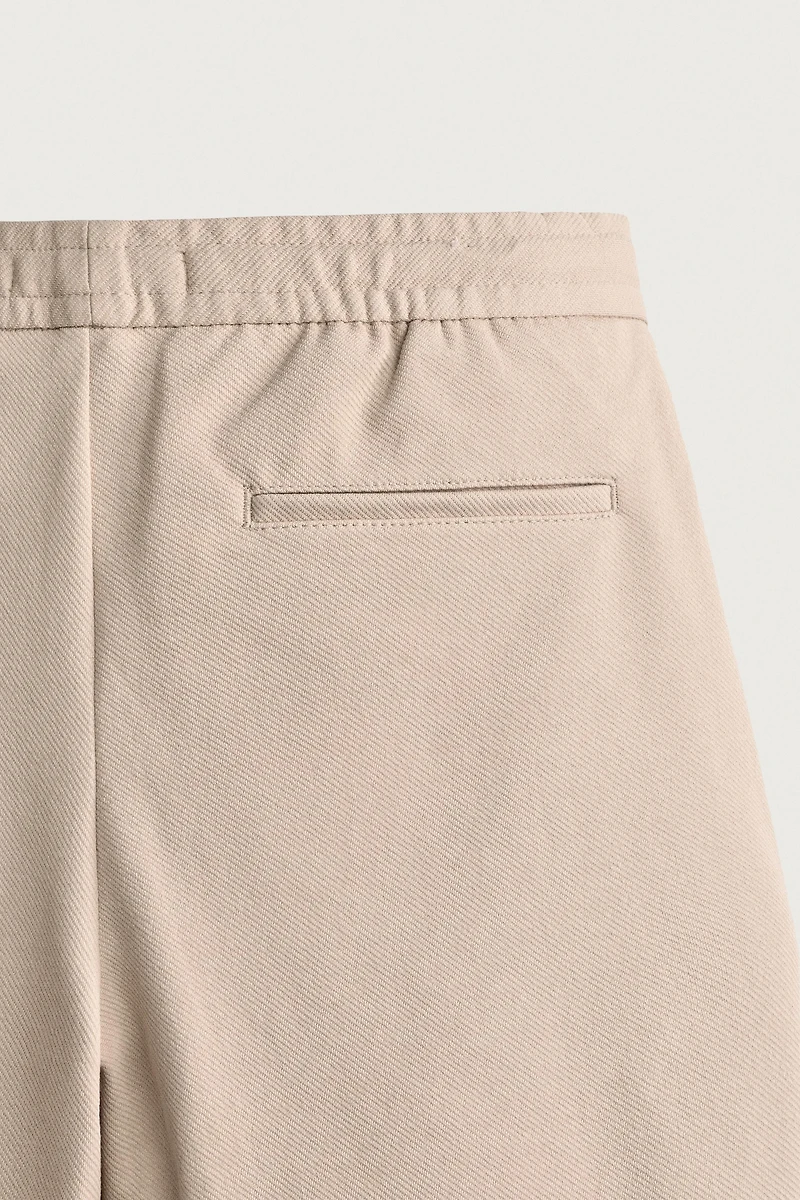 COMFORT TEXTURED SHORTS