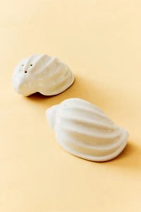 SALT AND PEPPER SHAKER SET SHELLS