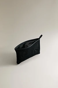 KNIT MAKEUP BAG