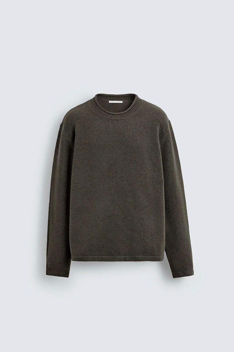 TEXTURED KNIT SWEATER