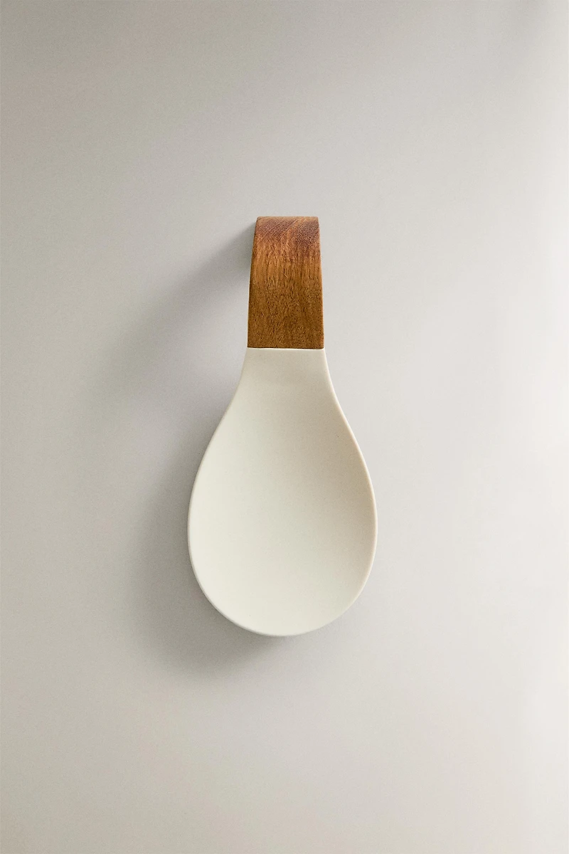 WOOD AND SILICONE SPOON REST