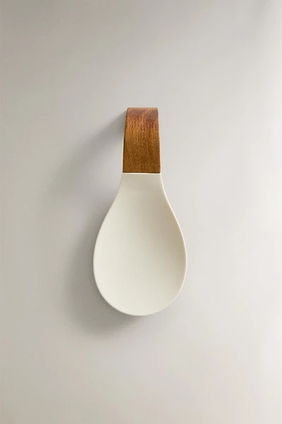 WOOD AND SILICONE SPOON REST