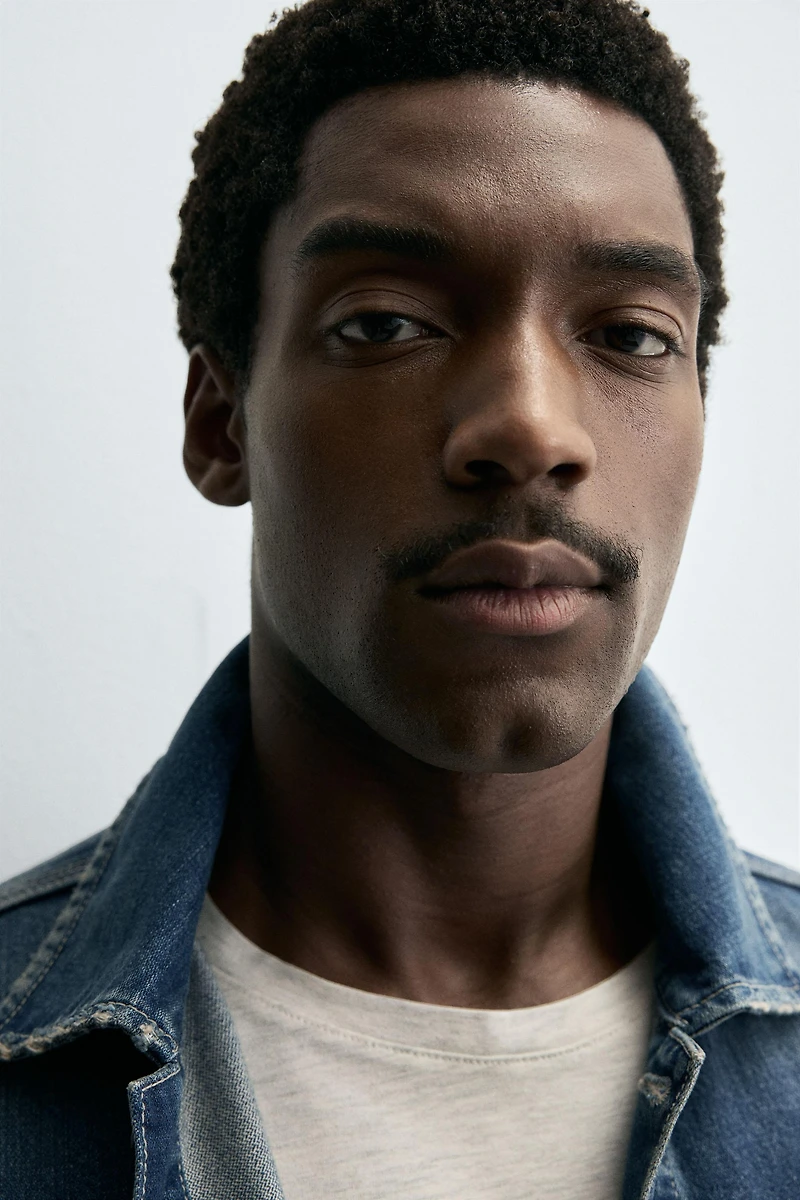 BASIC SLIM FIT T-SHIRT