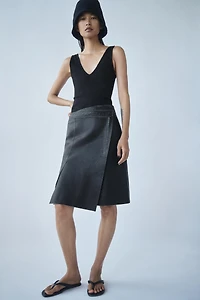 RIB V-NECK TOP