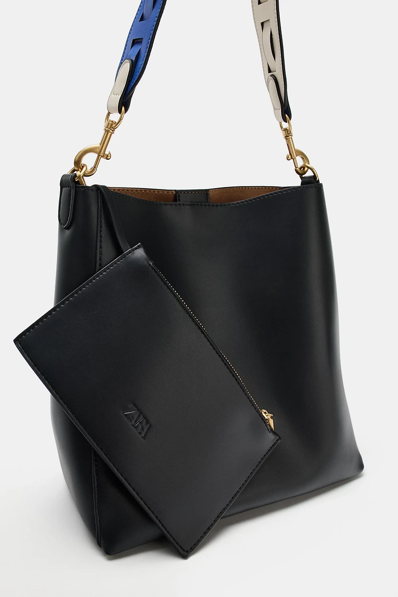 BUCKET BAG WITH HANDLE DETAIL