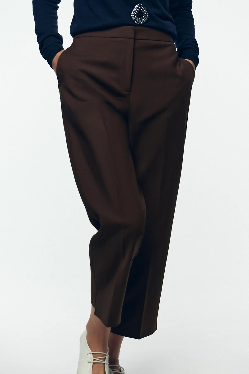 PANTS WITH SLIT HEMS