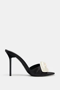 SATIN EFFECT FLOWER HEELED SANDALS